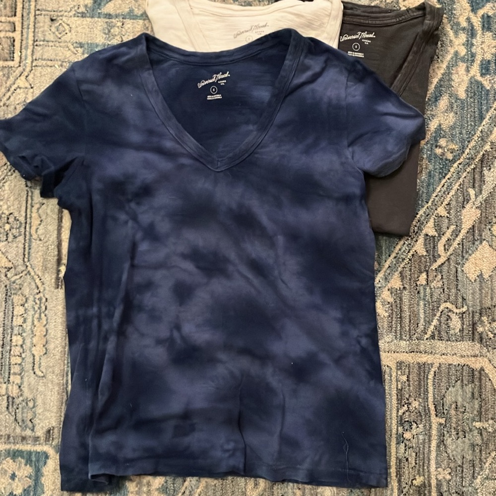 Set of 3 Universal Thread T shirts - Picture 3 of 6